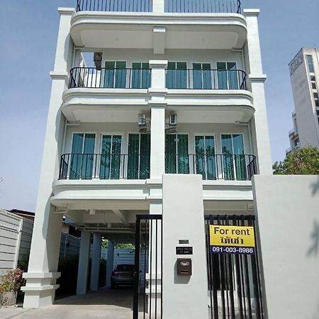 Teak Villa Bangkok Kültér fotó