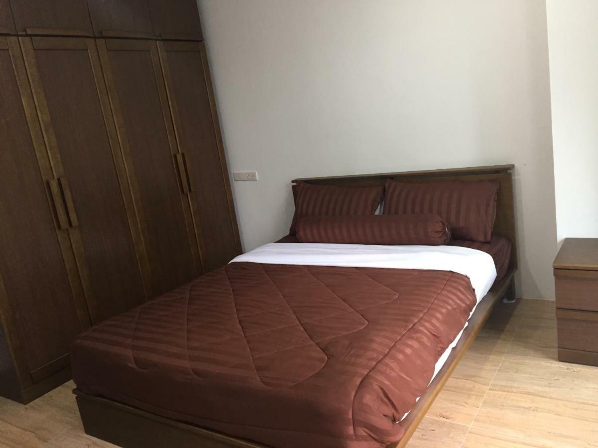 Teak Villa Bangkok Kültér fotó